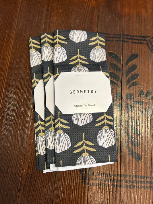 Blomma Flower Geometry Towel