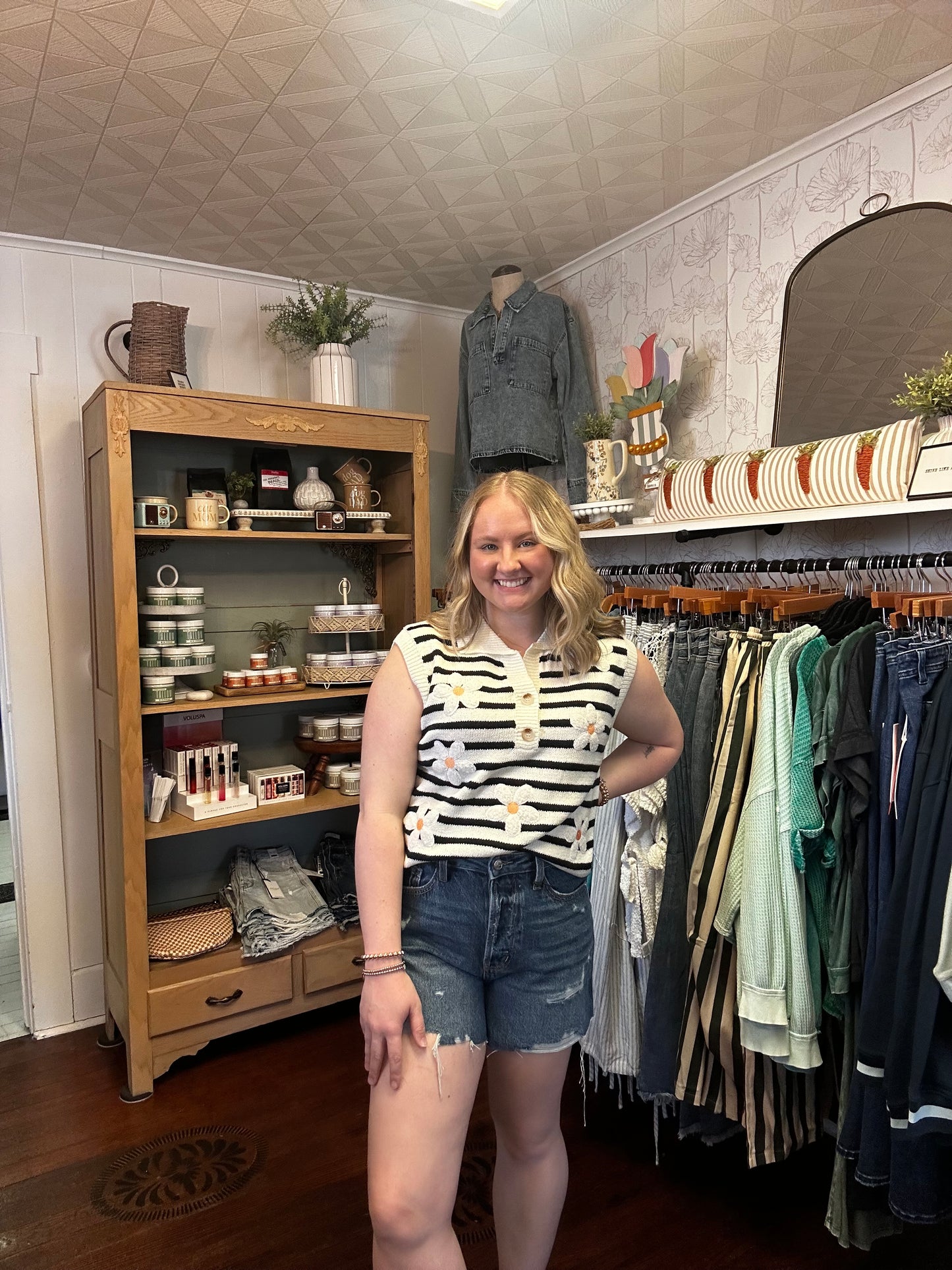 Black Daisy Floral Vest
