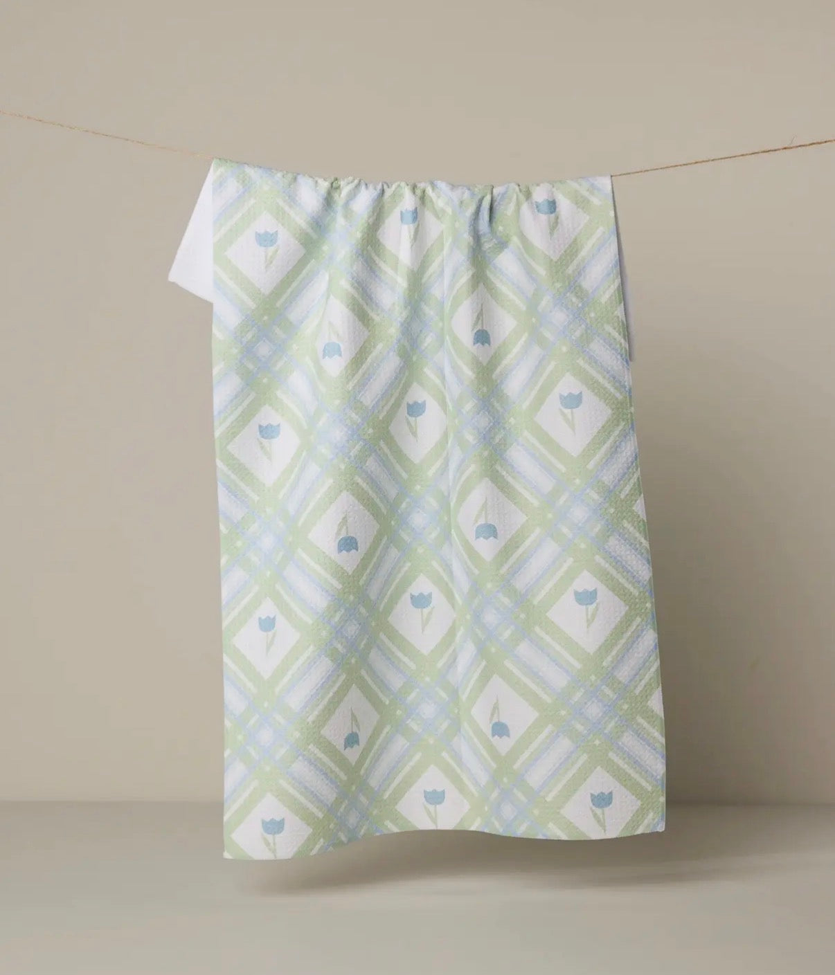 Tulip Lattice Geometry Towel