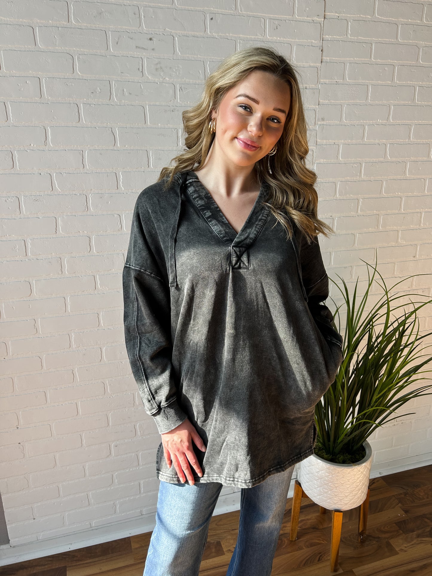 Mineral Wash V-Neck Pullover